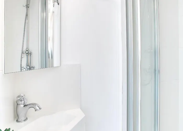 1br Near Moulin Rouge パリ